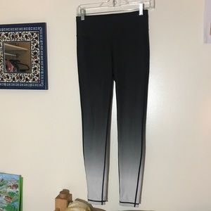Reversible ombré Athleta leggings Size Small